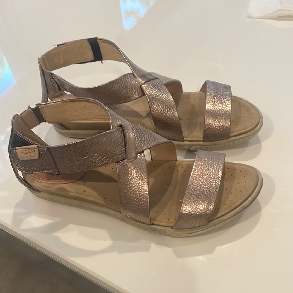 Ecco Silver Sandals Sleek Minimalist Design